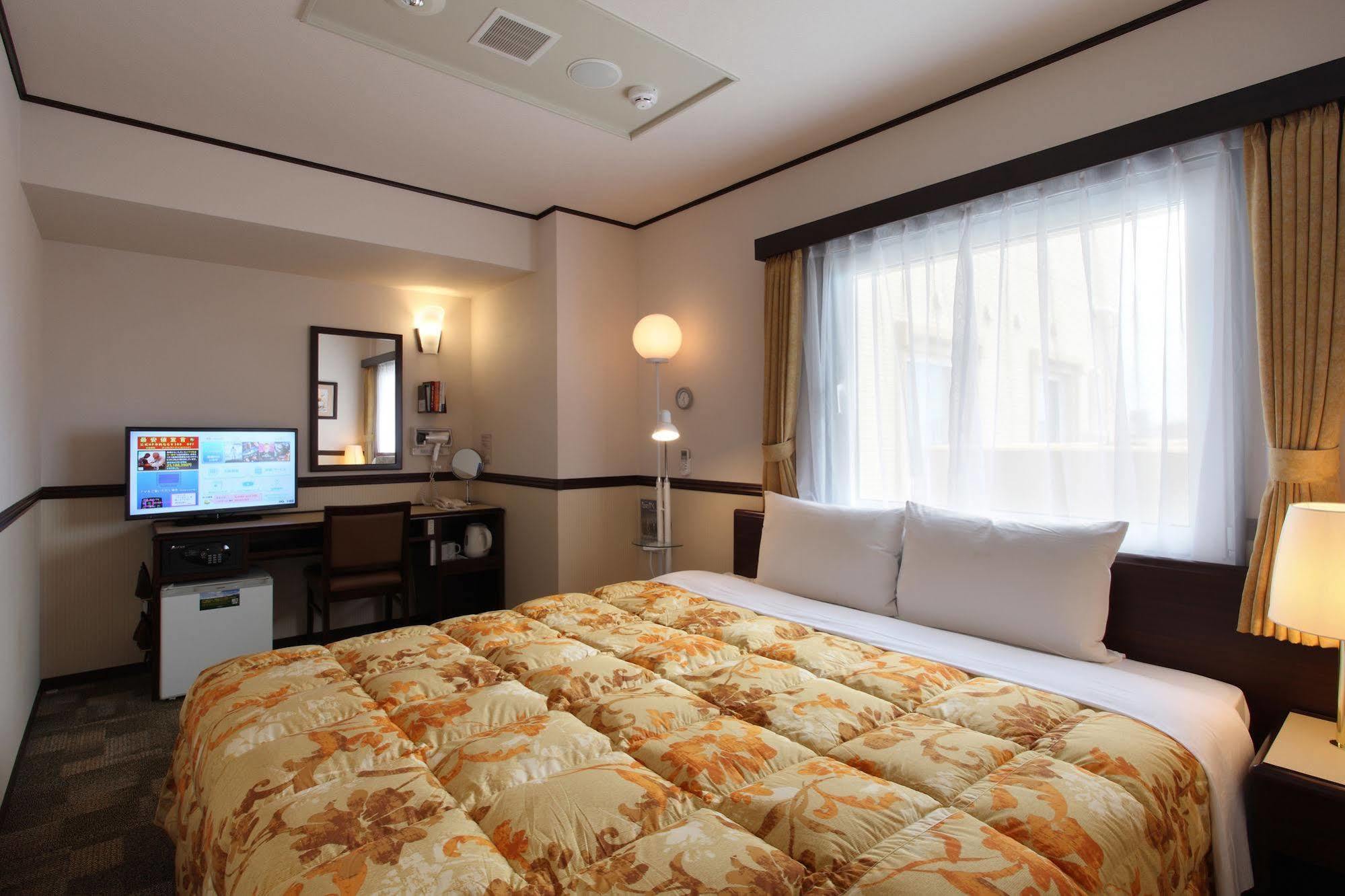 Toyoko Inn Sakudaira-Eki Asama-Guchi Exterior photo